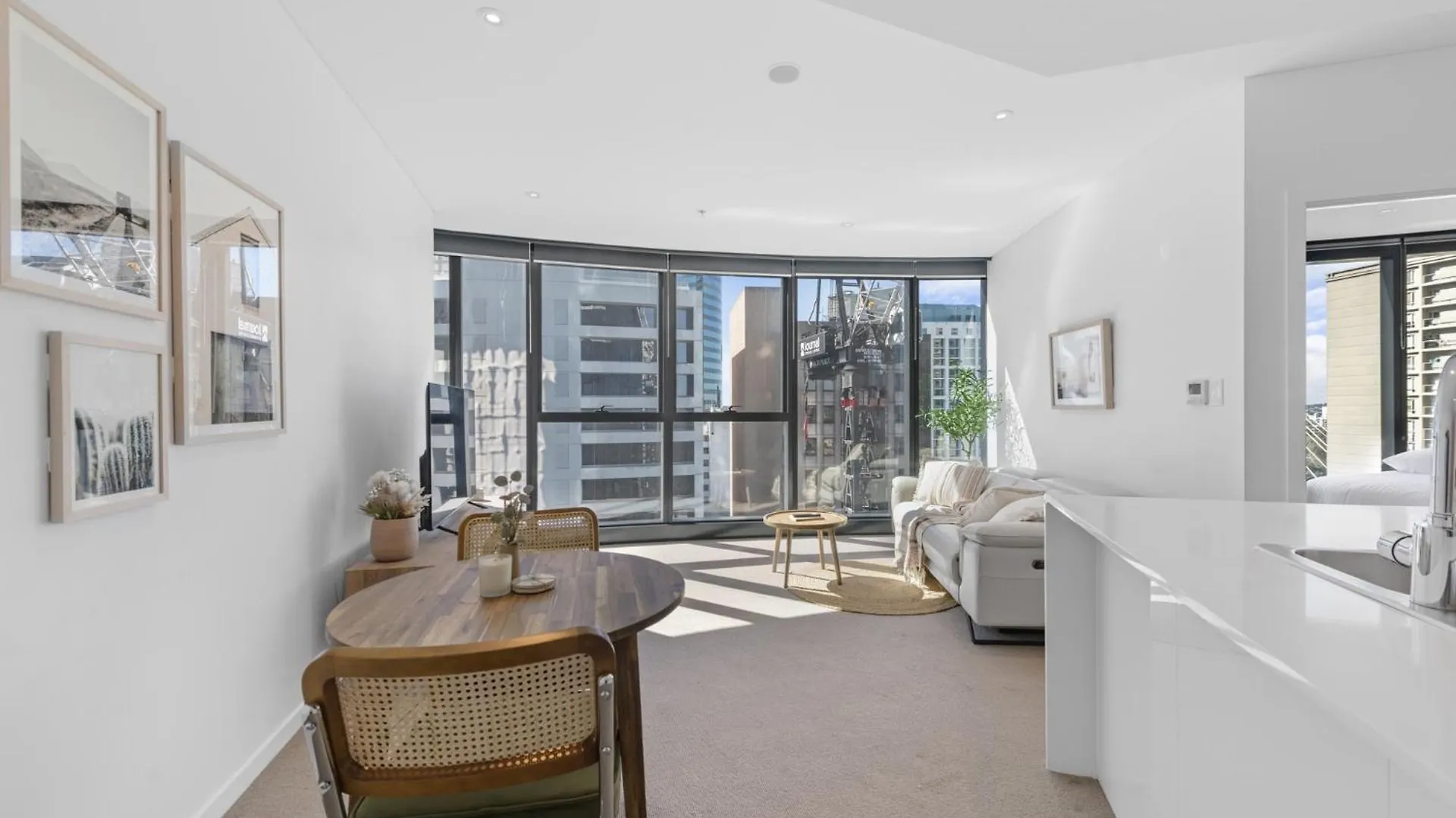 Stylish 1-Bed Apartment In Heart Of Brisbane