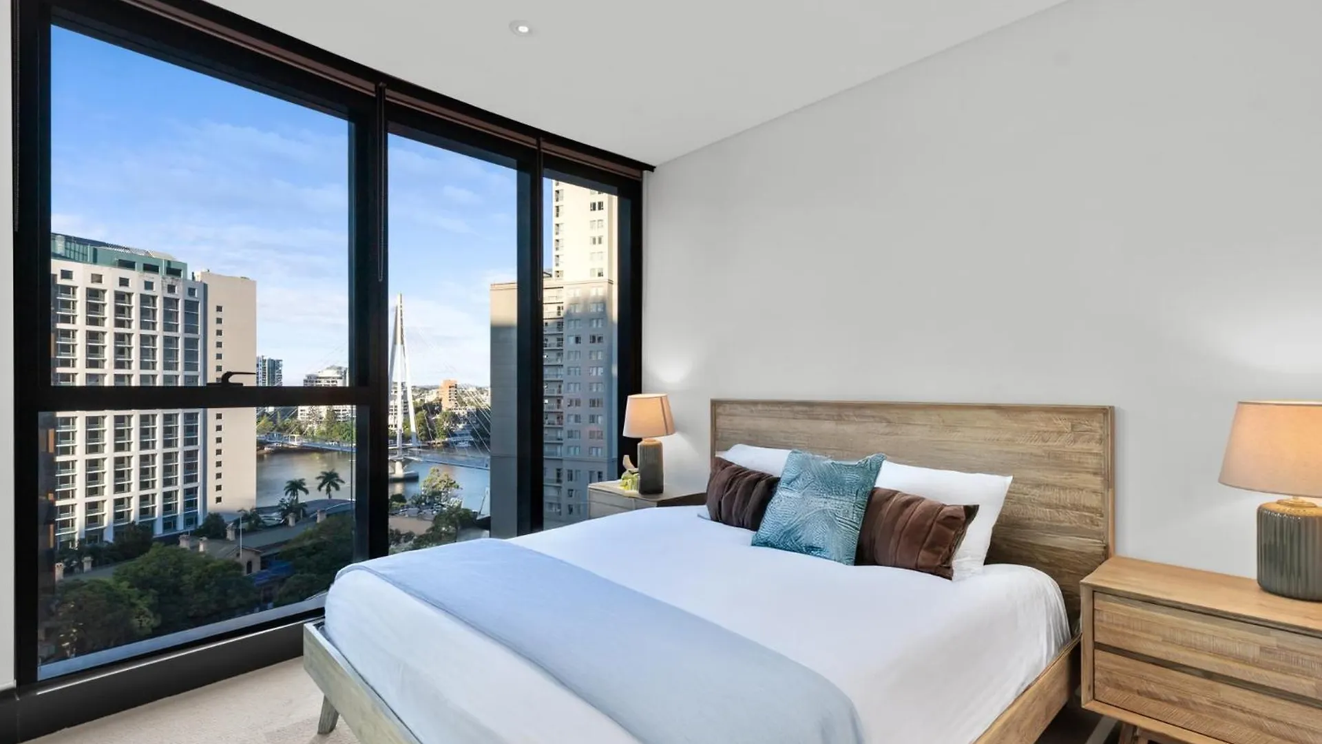 Stylish 1-Bed Apartment In Heart Of Brisbane