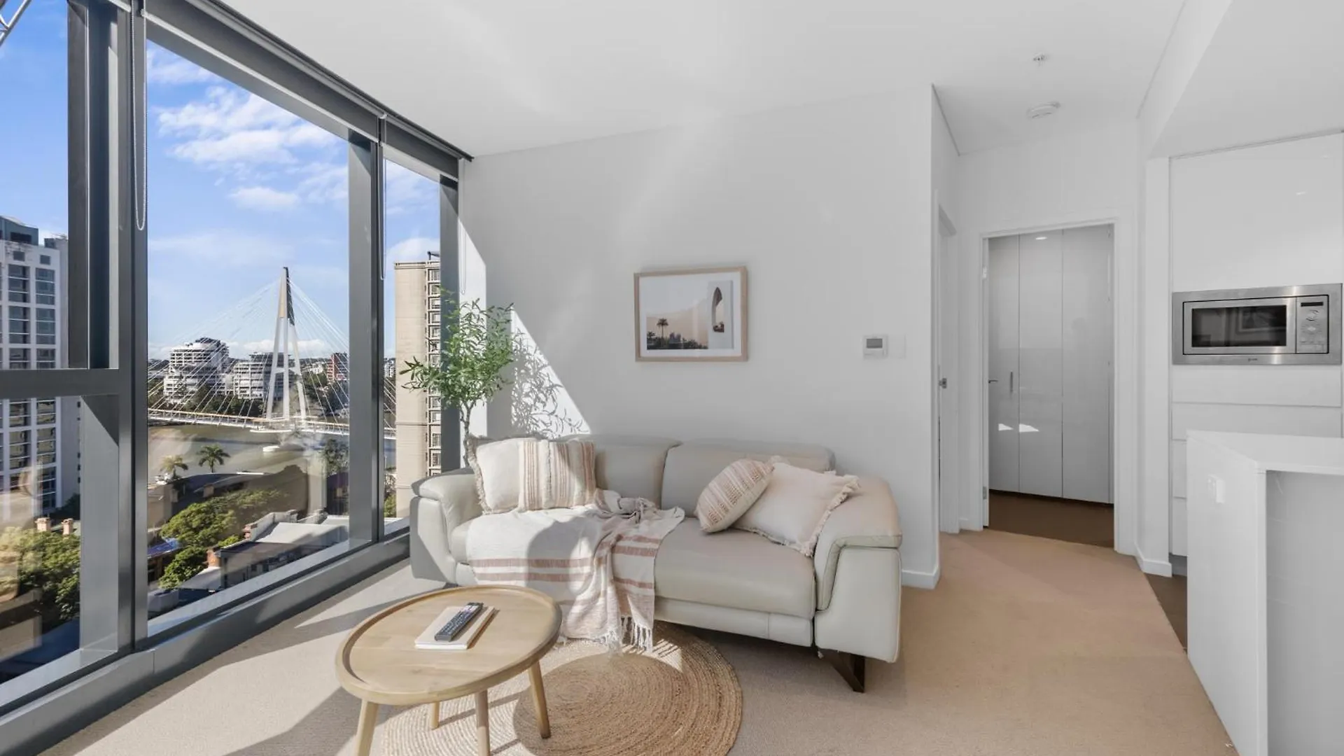Stylish 1-Bed Apartment In Heart Of Brisbane